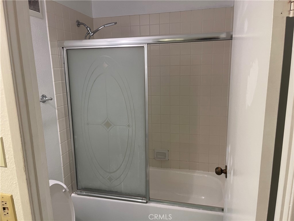 Residential Lease for rent at 600 W 9th 902, Los Angeles, Los Angeles County CA featuring 1 bed and 1 bath