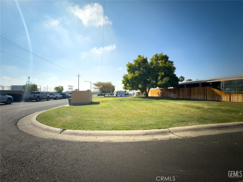 Manufactured In Park for sale at 6601 E Eucalyptus 297, Bakersfield CA featuring 2 beds and 2 baths