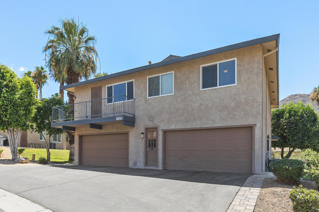 Residential Lease for rent at 72629 Edgehill Drive 4, Palm Desert CA featuring 2 beds and 1 bath