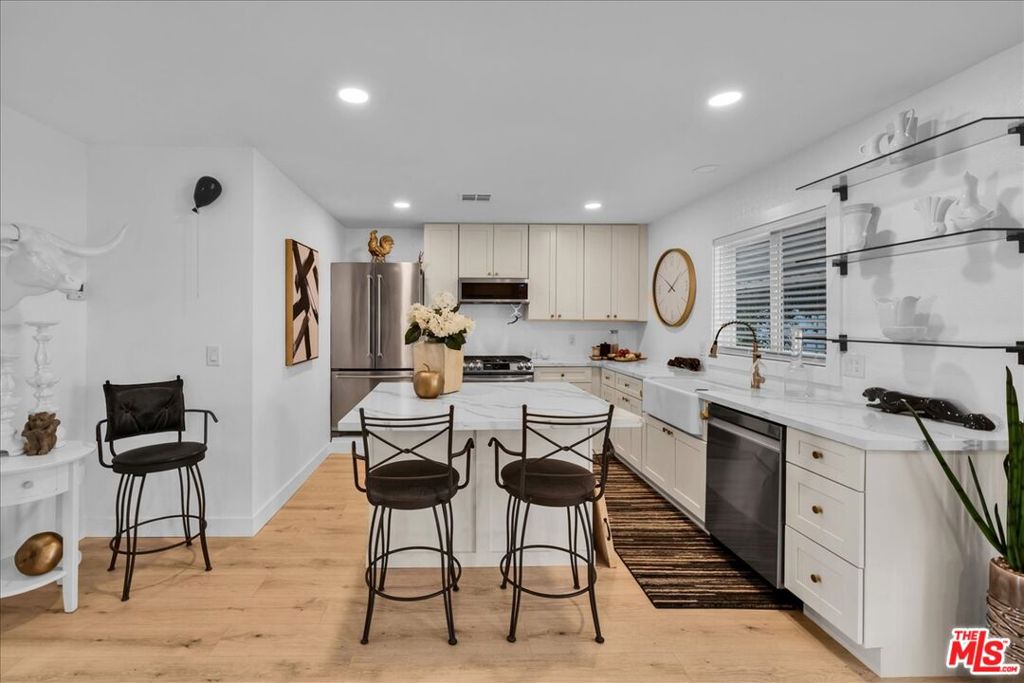 Manufactured In Park for sale at 441 Paseo Perdido, Cathedral City CA featuring 3 beds and 3 baths