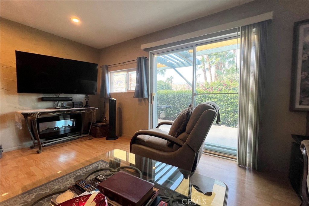 Manufactured In Park for sale at 119 Del Mar, Rancho Mirage CA featuring 2 beds and 2 baths