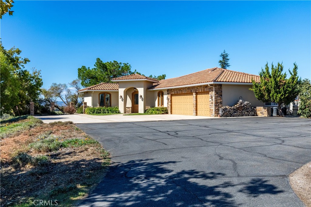 Residential for sale at 6944 Union Road, Paso Robles CA featuring 8 beds and 6 baths