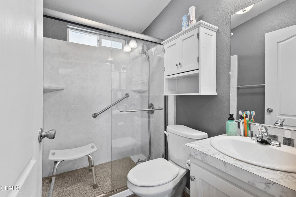 Manufactured In Park for sale at 2136 Thrush Avenue 2136, Oxnard CA featuring 2 beds and 2 baths