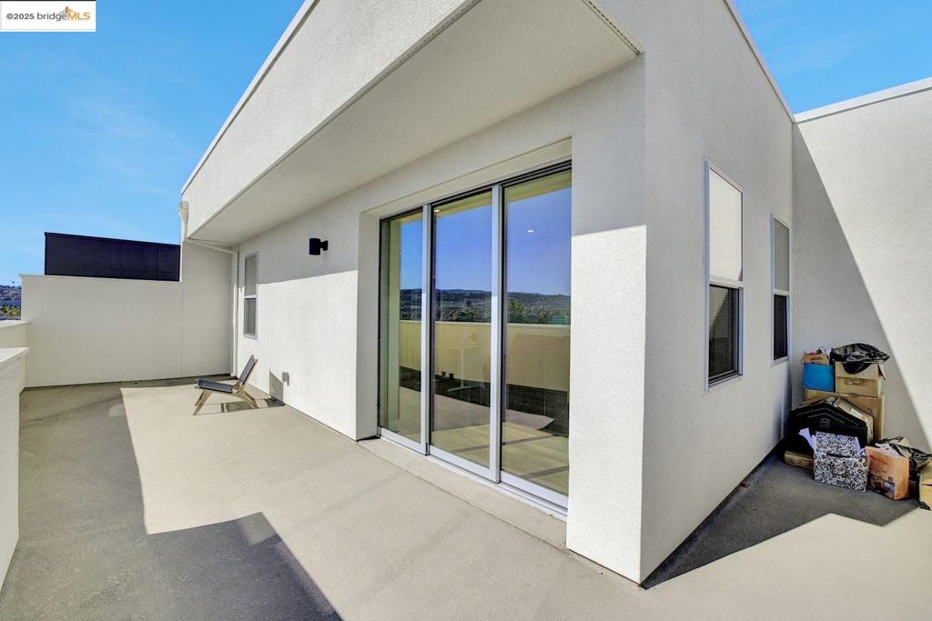 Residential for sale at 210 Waters Park Cir 304, San Mateo CA featuring 3 beds and 2 baths