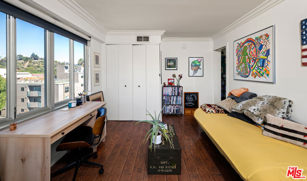 Residential Lease for rent at 7135 Hollywood Boulevard 509, Los Angeles, Los Angeles County CA featuring 2 beds and 2 baths