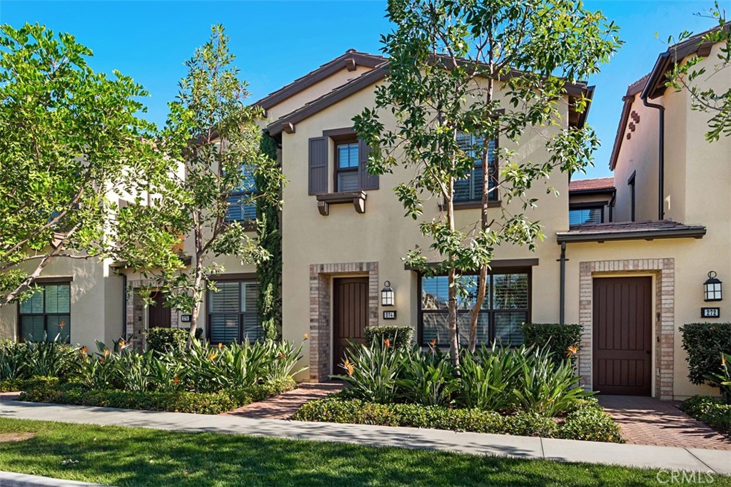 Residential Lease for rent at 274 Rodeo, Irvine CA featuring 1 bed and 2 baths