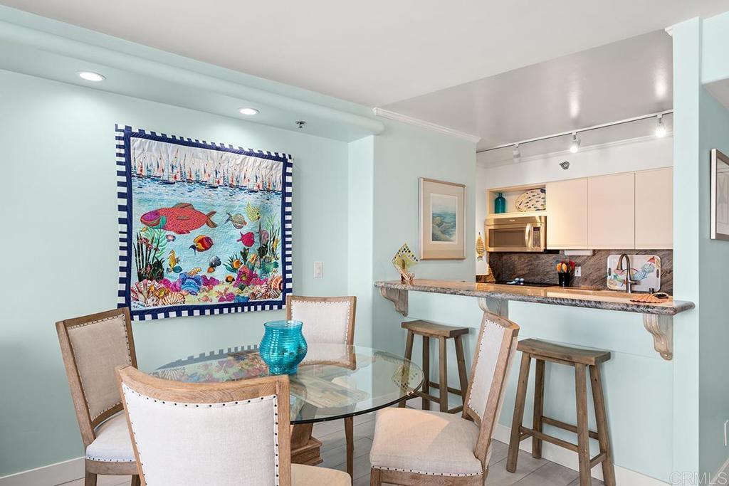 Residential Lease for rent at 1810 Avenida Del Mundo 901, Coronado CA featuring 1 bed and 1 bath