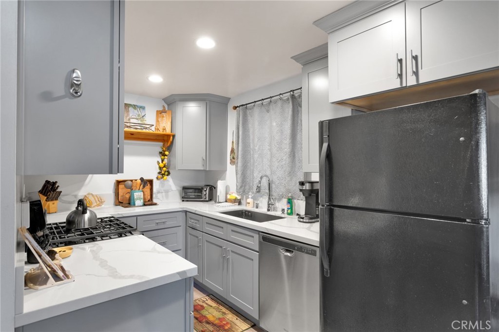 Residential for sale at 42651 Falcon Avenue, Big Bear Lake CA featuring 2 beds and 1 bath