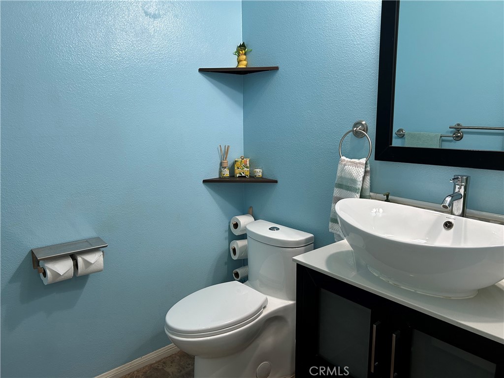 Residential Lease for rent at 28523 Heliotrope Court, Murrieta CA featuring 3 beds and 3 baths