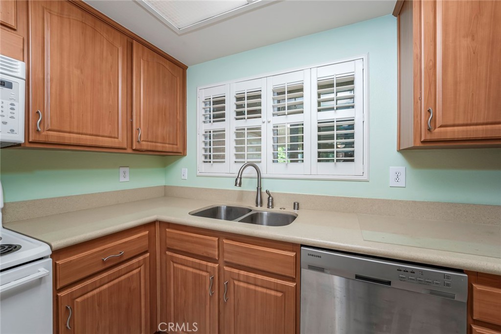 Residential for sale at 3500 W Bahia Blanca 3B, Laguna Woods CA featuring 2 beds and 2 baths