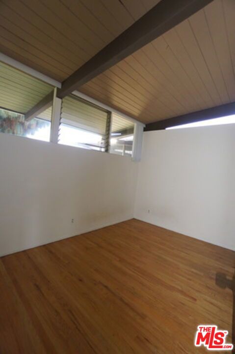 Residential Lease for rent at 11131 Rose Avenue 28, Los Angeles, Los Angeles County CA featuring 2 beds and 2 baths