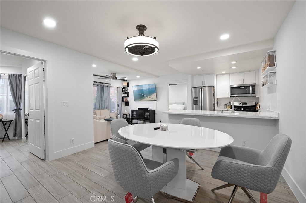 Residential for sale at 327 Chestnut Avenue 102, Long Beach CA featuring 2 beds and 2 baths