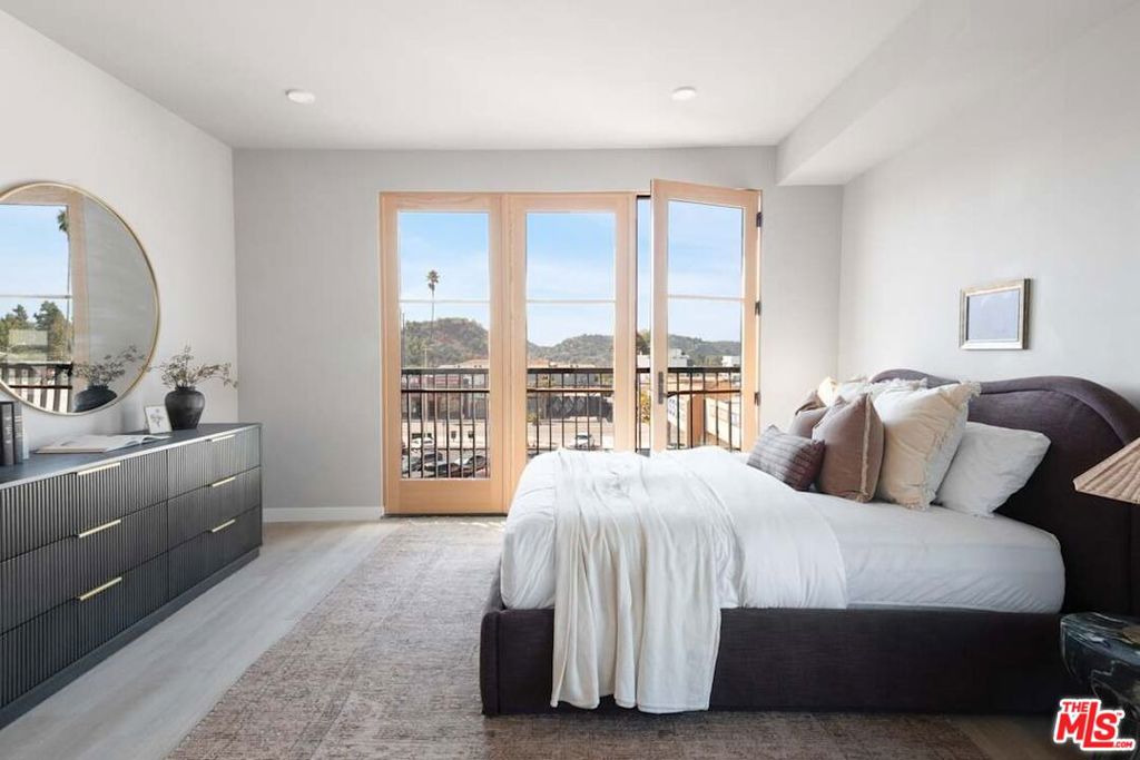 Residential Lease for rent at 6320 Garvanza Avenue 304, Los Angeles, Los Angeles County CA featuring 3 beds and 2 baths