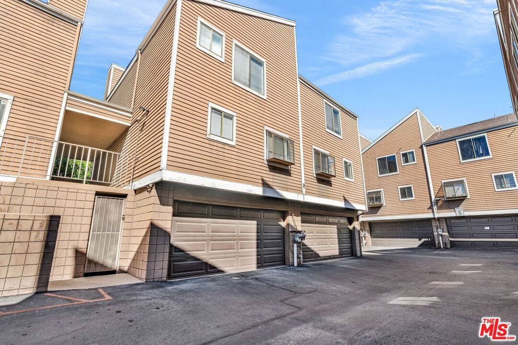 Residential for sale at 15125 Nordhoff Street 20, North Hills CA featuring 2 beds and 3 baths