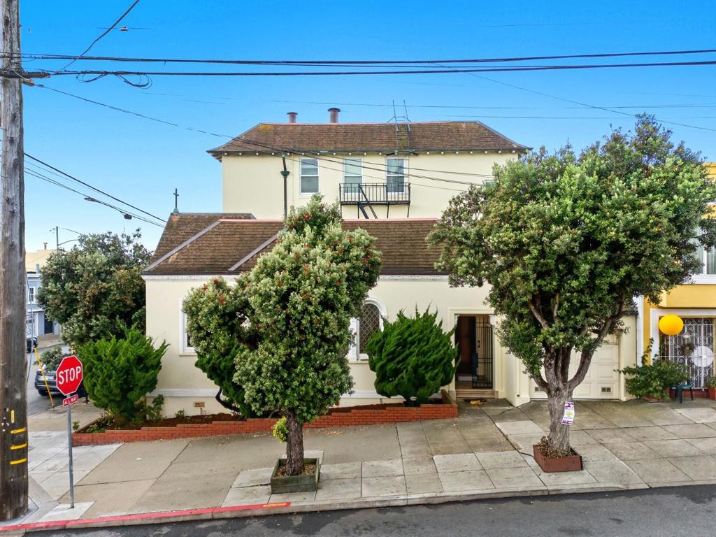 Residential for sale at 3900 Balboa Street, San Francisco CA featuring 8 beds and 8 baths