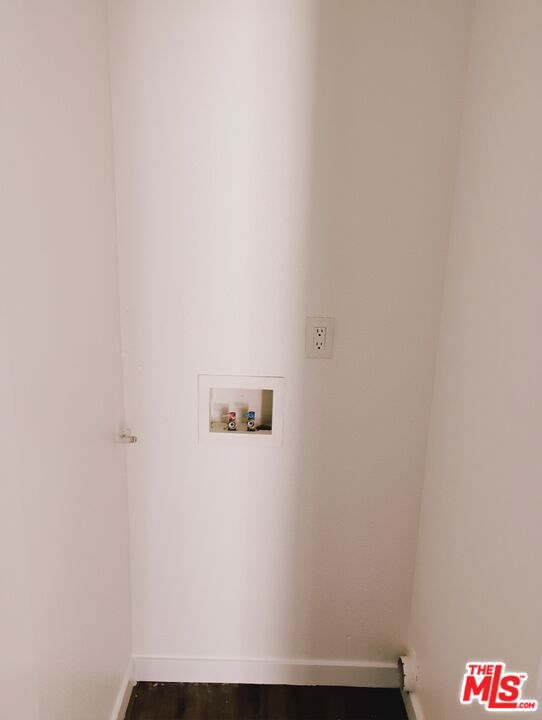 Residential Lease for rent at 5939 S San Pedro Street, Los Angeles, Los Angeles County CA featuring 4 beds and 2 baths