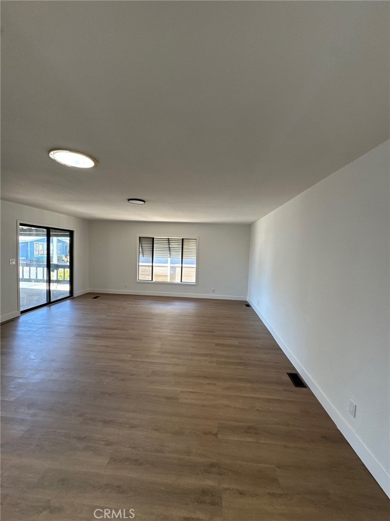 Manufactured In Park for sale at 1300 W Menlo 59, Hemet CA featuring 2 beds and 2 baths