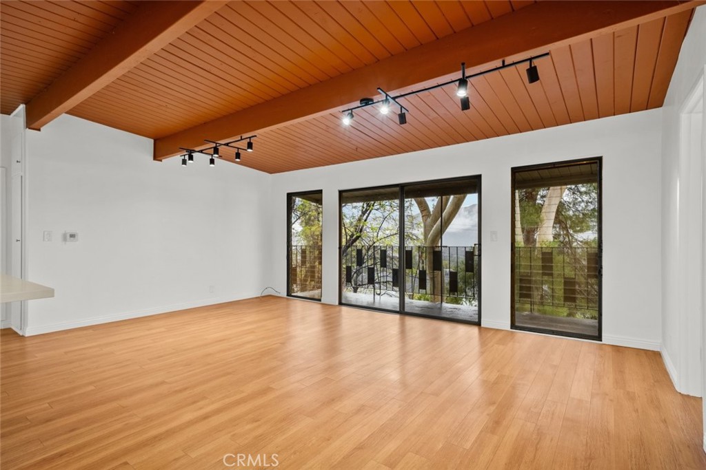 Residential Lease for rent at 2159 La Canada Crest Drive 4, La Canada Flintridge CA featuring 2 beds and 2 baths