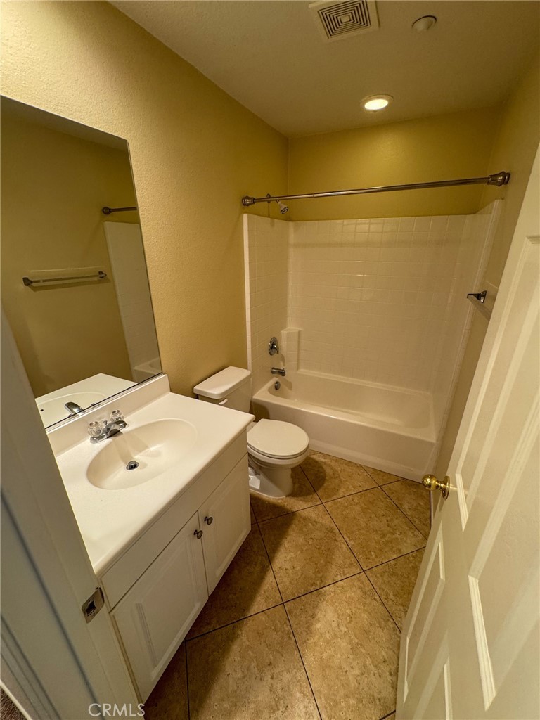 Residential for sale at 33550 Willow Haven, Murrieta CA featuring 2 beds and 3 baths