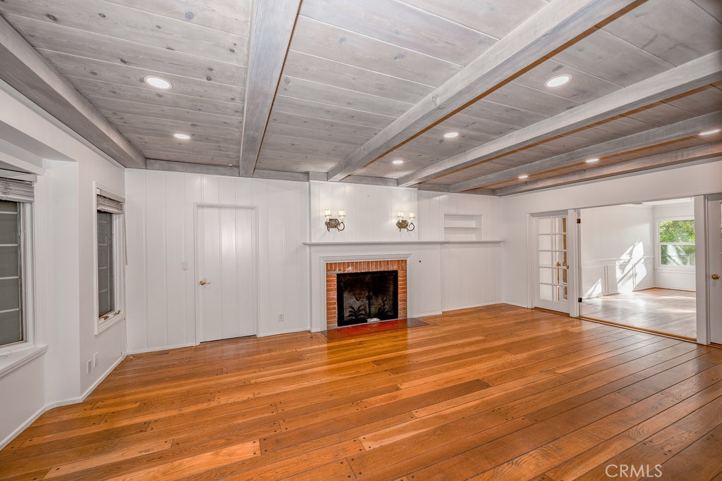 Residential Lease for rent at 4228 Beulah Drive, La Canada Flintridge CA featuring 6 beds and 5 baths