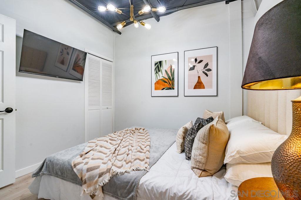 Residential Lease for rent at 1298 Prospect Street 2F, La Jolla, San Diego County CA and 1 bath