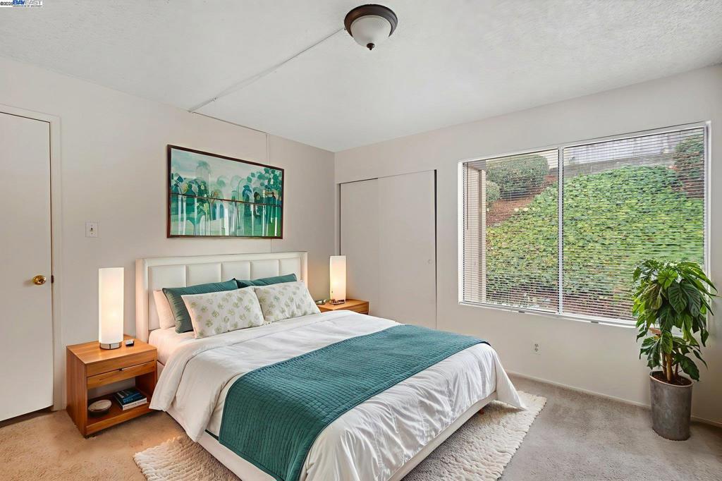 Residential for sale at 355 Parkview Ter D1, Vallejo CA featuring 2 beds and 1 bath