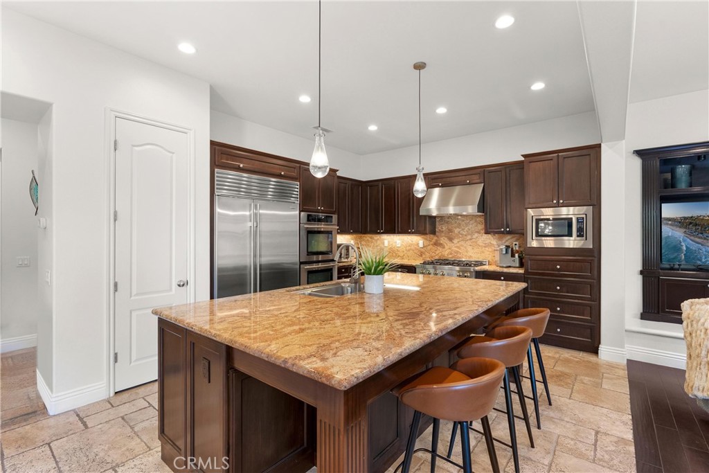 Residential for sale at 27281 Calle De La Rosa, San Juan Capistrano CA featuring 5 beds and 6 baths