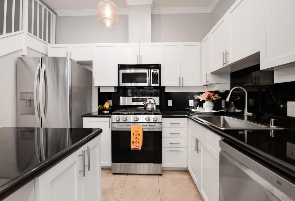 Residential for sale at 1277 Kettner Blvd 102, San Diego CA featuring 2 beds and 3 baths