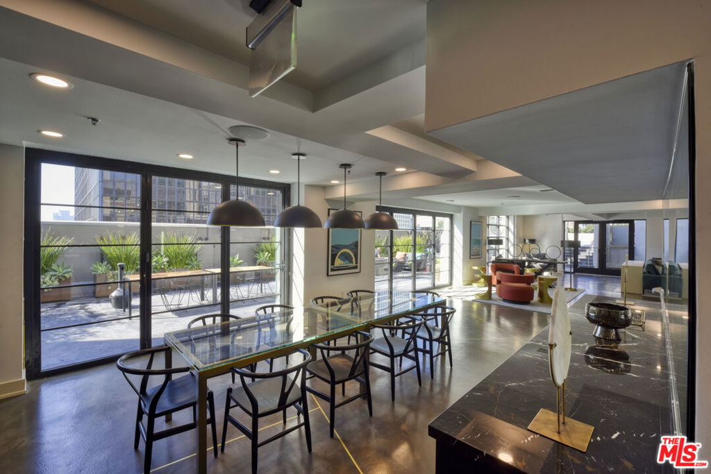 Residential Lease for rent at 727 W 7th Street 501, Los Angeles, Los Angeles County CA featuring 1 bed and 1 bath