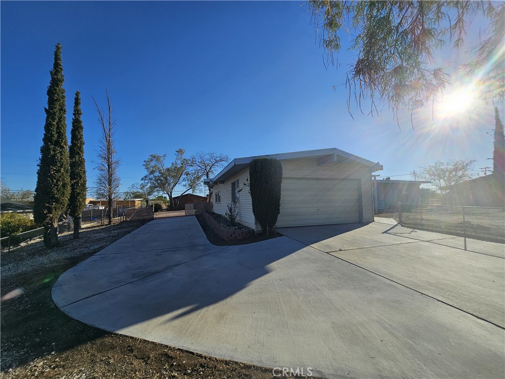 Residential for sale at 15801 Malpais, Victorville CA featuring 3 beds and 2 baths