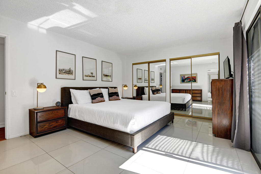 Residential for sale at 1031 E El Conquistador, Palm Springs CA featuring 3 beds and 2 baths