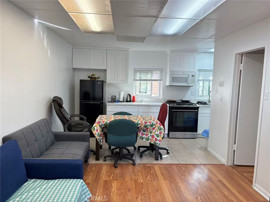 Residential Lease for rent at 720 Maertin, Fullerton CA featuring 2 beds and 1 bath