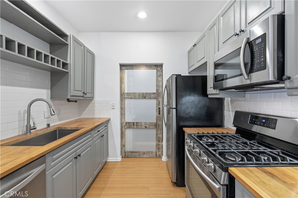 Residential for sale at 2311 Watermarke, Irvine CA featuring 1 bed and 1 bath