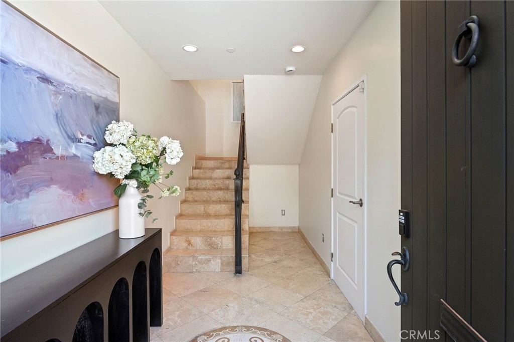 Residential Lease for rent at 3115 Ellington, Los Angeles, Los Angeles County CA featuring 4 beds and 4 baths