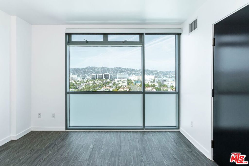 Residential Lease for rent at 8601 Wilshire Boulevard 1001, Beverly Hills, Los Angeles County CA featuring 2 beds and 2 baths