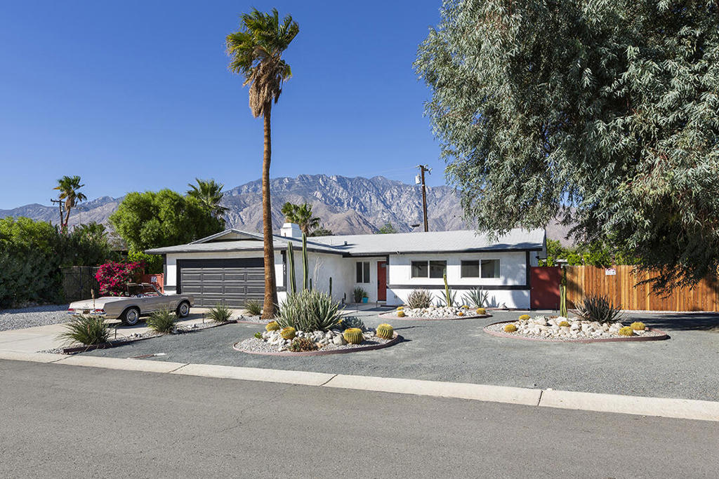 Residential for sale at 3095 N Chuperosa Road, Palm Springs CA featuring 3 beds and 2 baths