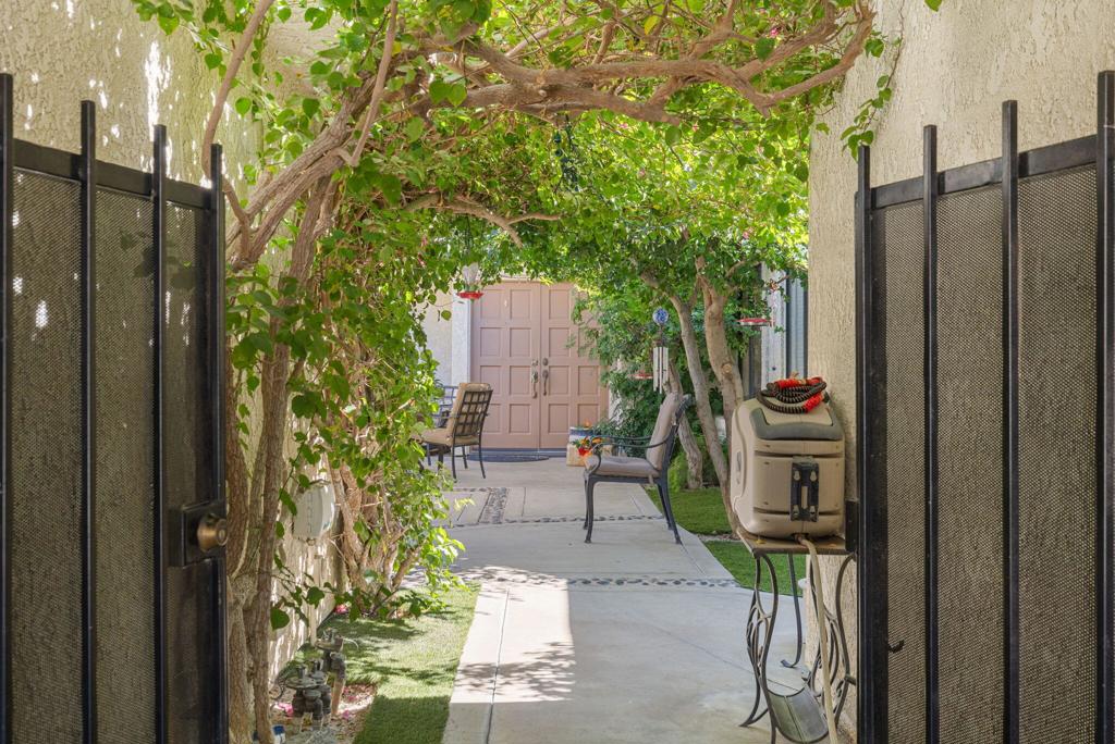 Residential for sale at 50006 Calle Rosarita, La Quinta CA featuring 3 beds and 4 baths