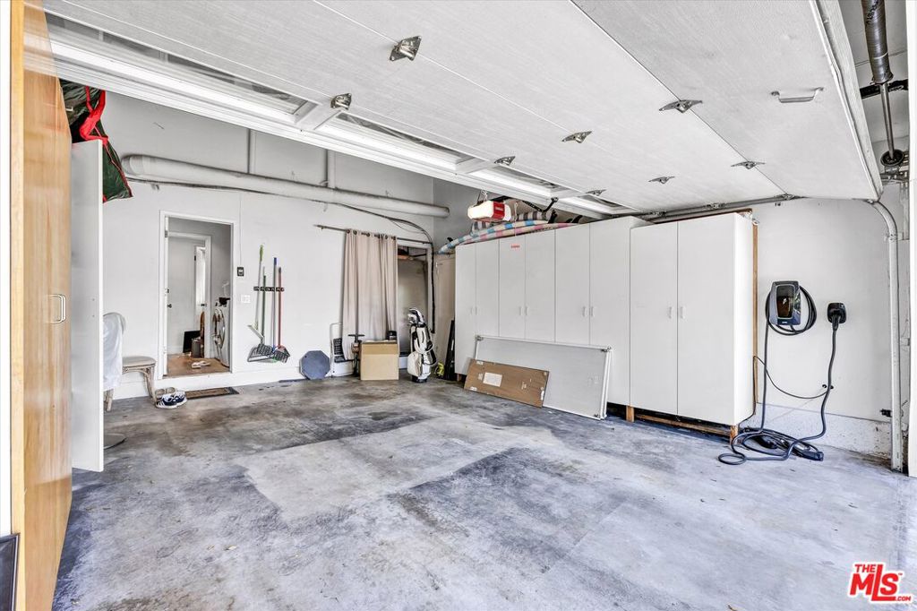 Residential Lease for rent at 5101 Keli Court, Los Angeles, Los Angeles County CA featuring 4 beds and 3 baths