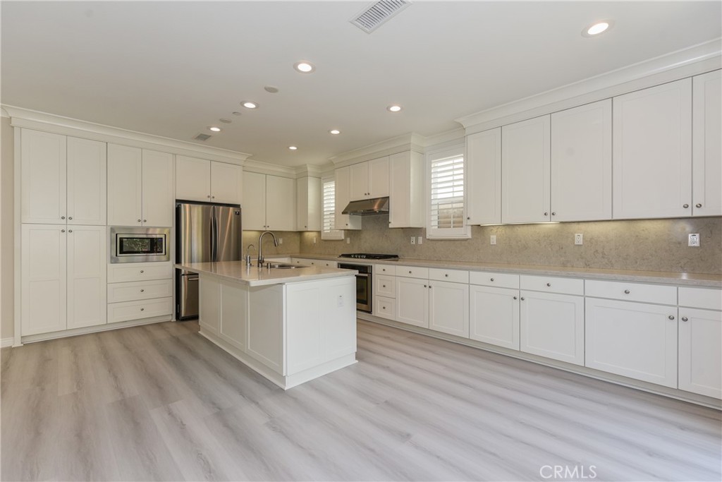 Residential for sale at 81 Island Coral, Irvine CA featuring 3 beds and 3 baths