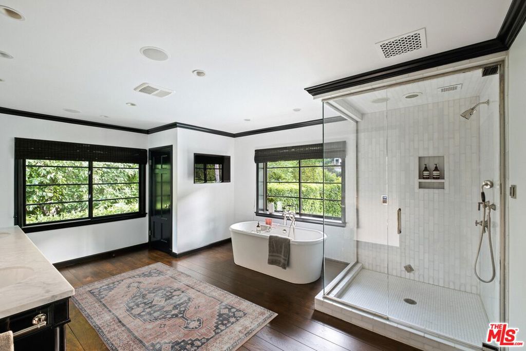 Residential Lease for rent at 1443 N Doheny Drive, Los Angeles CA featuring 4 beds and 5 baths