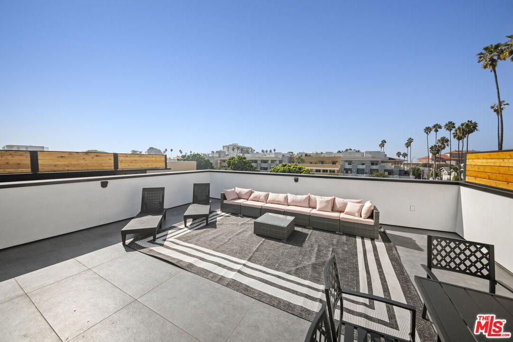 Residential for sale at 212 Bay Street 102, Santa Monica CA featuring 2 beds and 3 baths