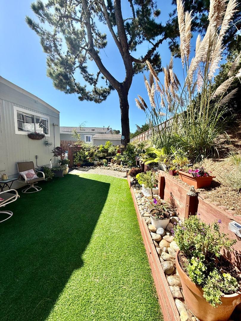 Manufactured In Park for sale at 36 Oceanview, Half Moon Bay CA featuring 2 beds and 1 bath