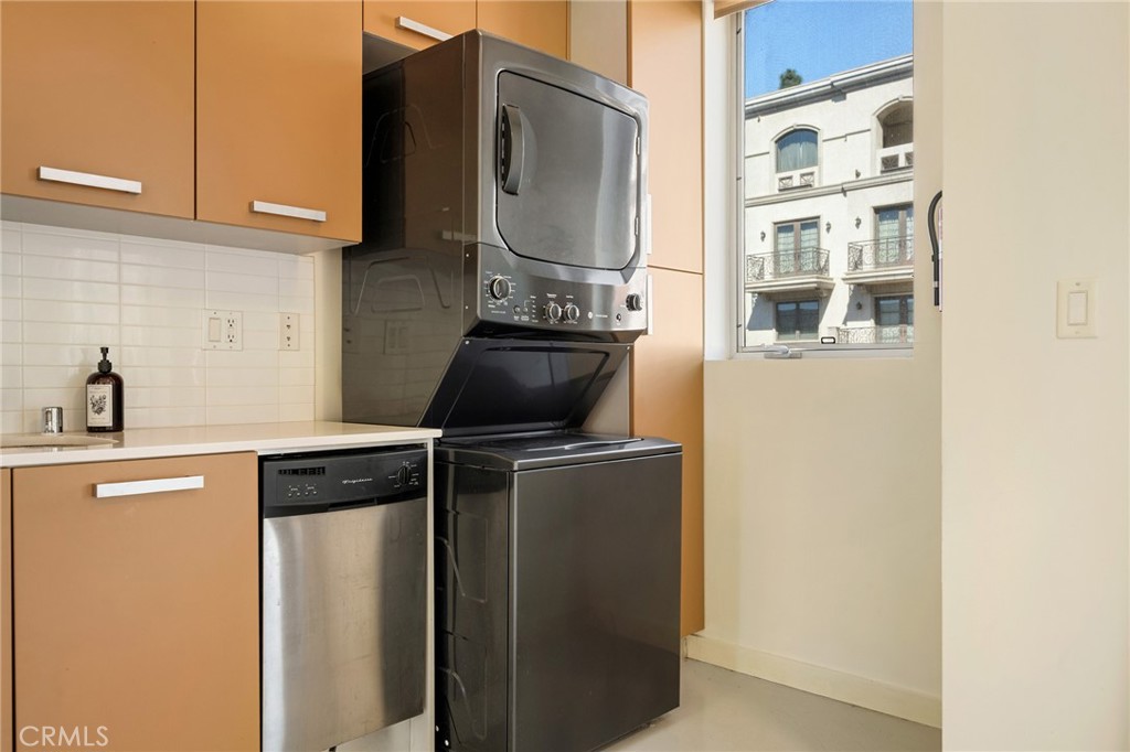 Residential for sale at 217 S Marengo 304, Pasadena CA featuring 1 bed and 1 bath