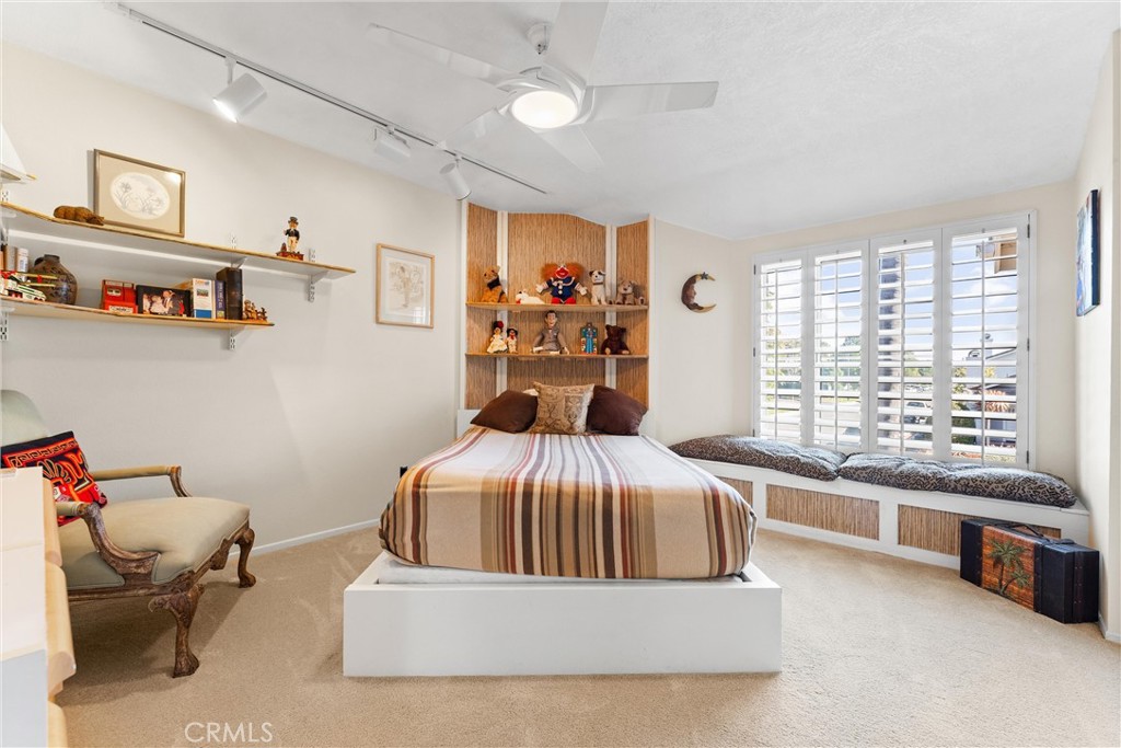 Residential for sale at 39 Foxboro, Irvine CA featuring 5 beds and 3 baths