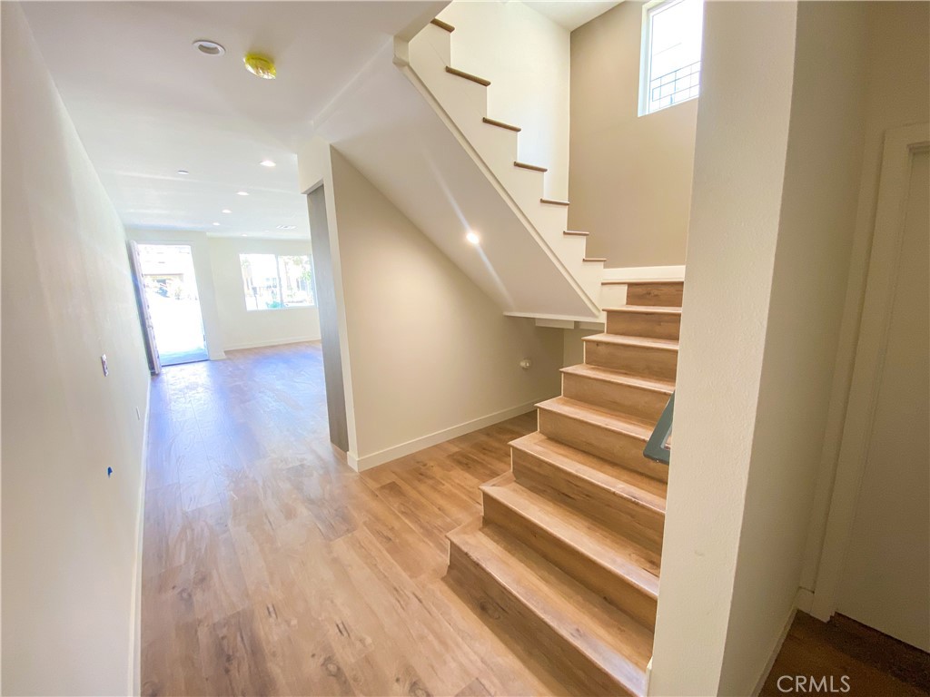 Residential Lease for rent at 1839 S Gramery Place 1837, Los Angeles, Los Angeles County CA featuring 4 beds and 5 baths