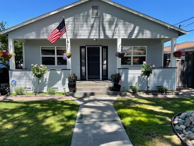 Residential Lease for rent at 427 Samson Street A, Redwood City, San Mateo County CA featuring 2 beds and 2 baths