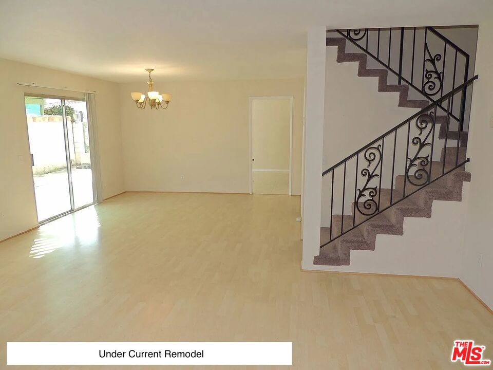 Residential Lease for rent at 2214 Dufour Avenue B, Redondo Beach, Los Angeles County CA featuring 3 beds and 2 baths