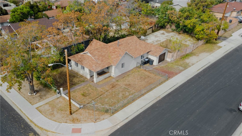 Residential for sale at 229 E H, Tehachapi CA featuring 3 beds and 1 bath