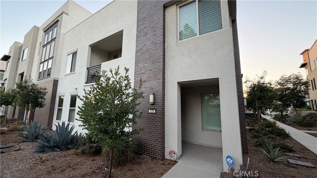 Residential Lease for rent at 120 Novel, Irvine CA featuring 2 beds and 3 baths