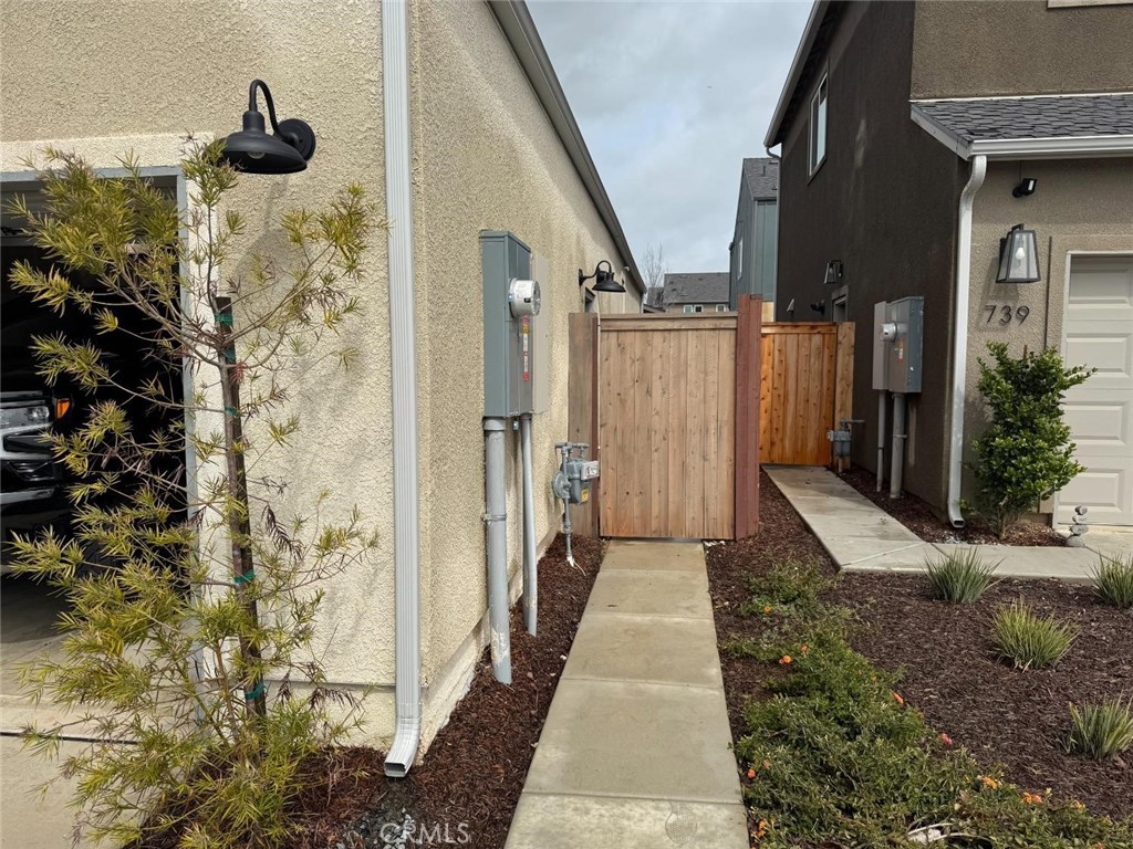 Active for sale at Madera, CA, Madera, CA CA and 2 baths